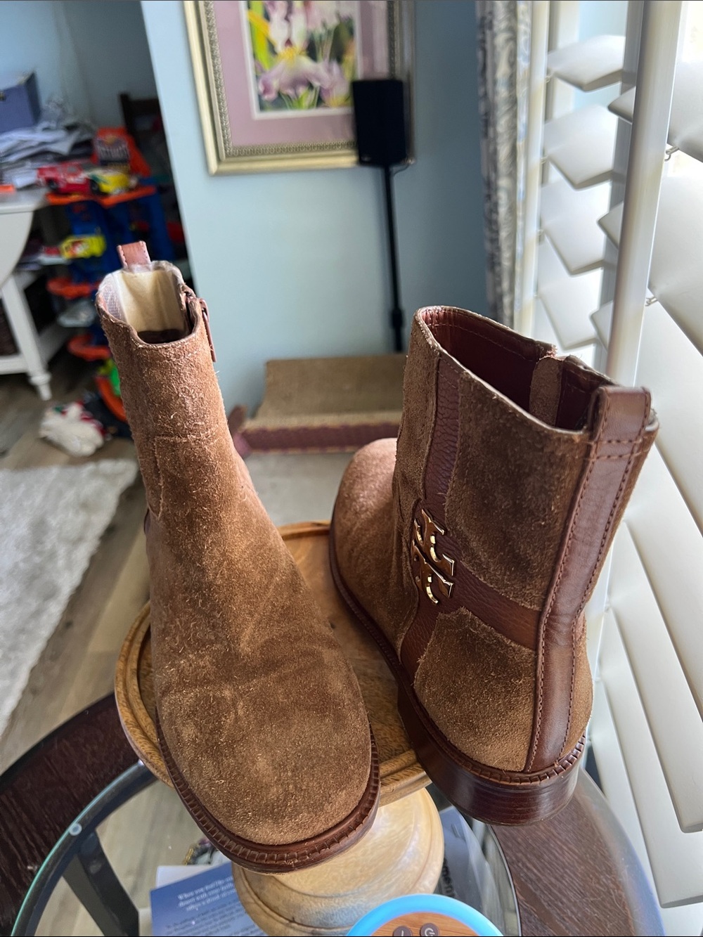 🛑1 hour sale. Tory Burch, 8.5, Chestnut Suede Tory Logo Ankle Boots - Picture 2 of 12